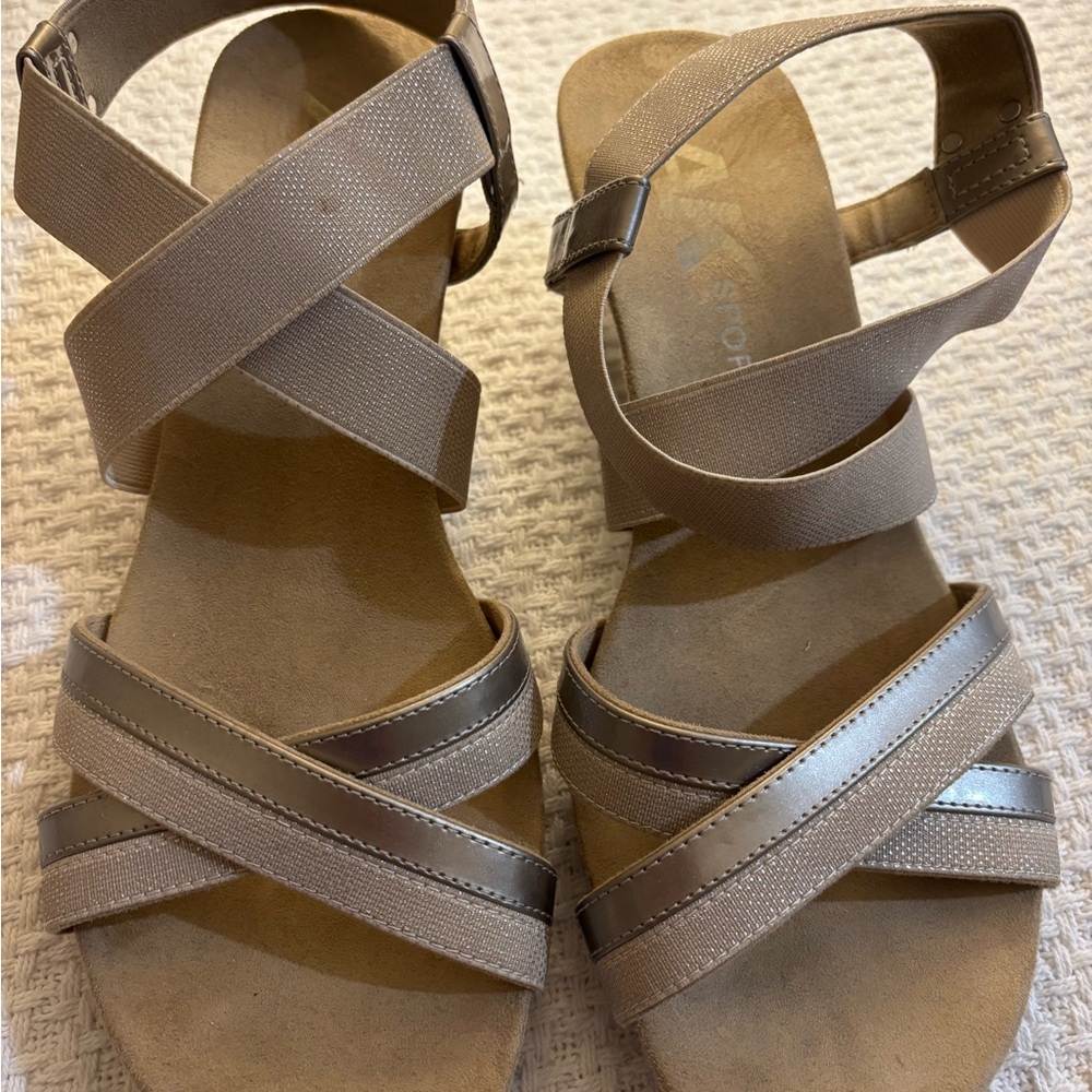 Anne Klein Tan Sandals with Strappy Design and Cushioned Sole Size 11